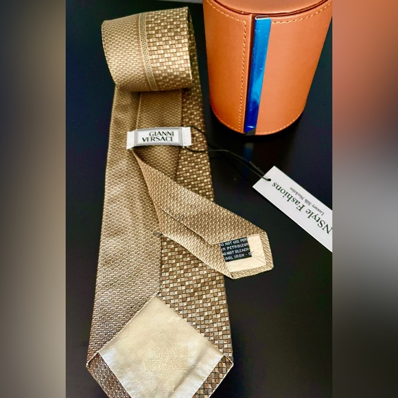 Gianni Versace NWT Silk Tie & Leather Tie Case; Medusa head in center/ Greek Key - Picture 11 of 11